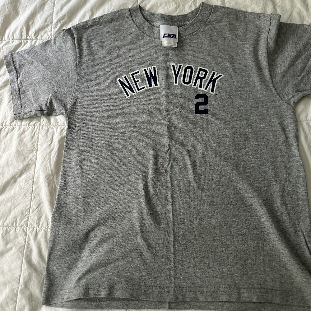 Boys Yankees Derek Jeter Tee Shirt size 10/12